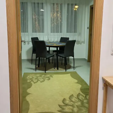 Urban Nest زينيتشا